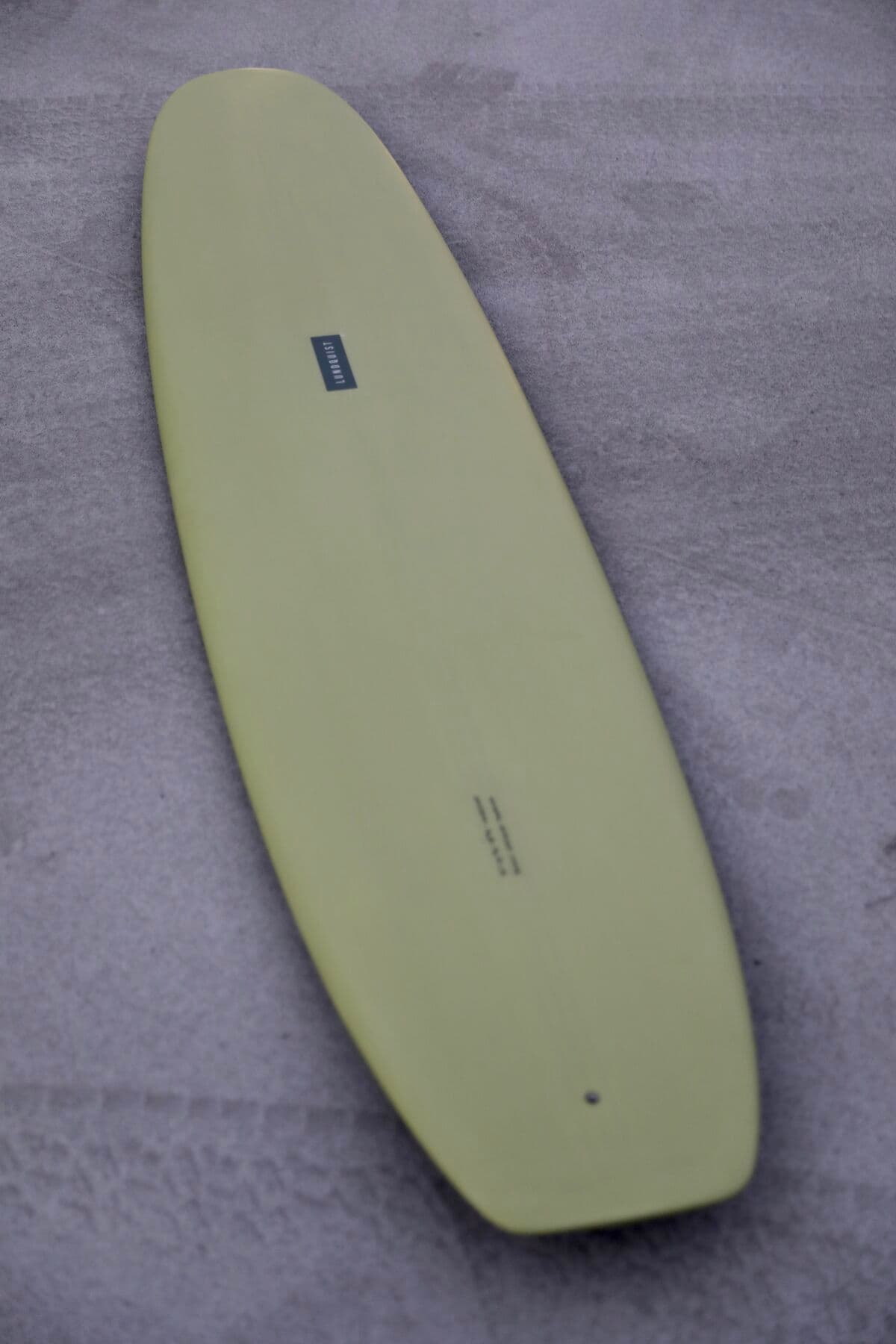 Gloss-and-polish finish on a Lundquist surfboard